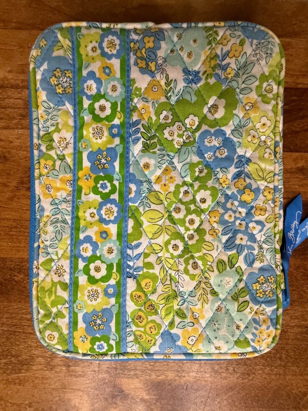 Vera Bradley Padded Electronic Organizer, Retired "English Meadow", NWOT